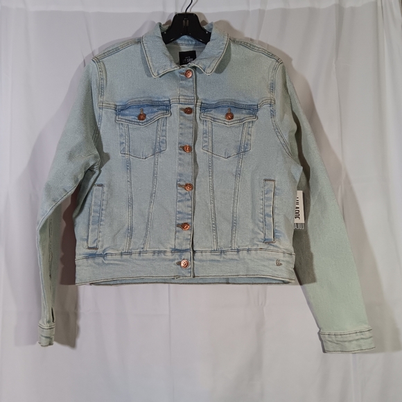 Lularoe NWT Womens Medium Harvey Denim Jacket Light Wash Blue Jean - Picture 2 of 11